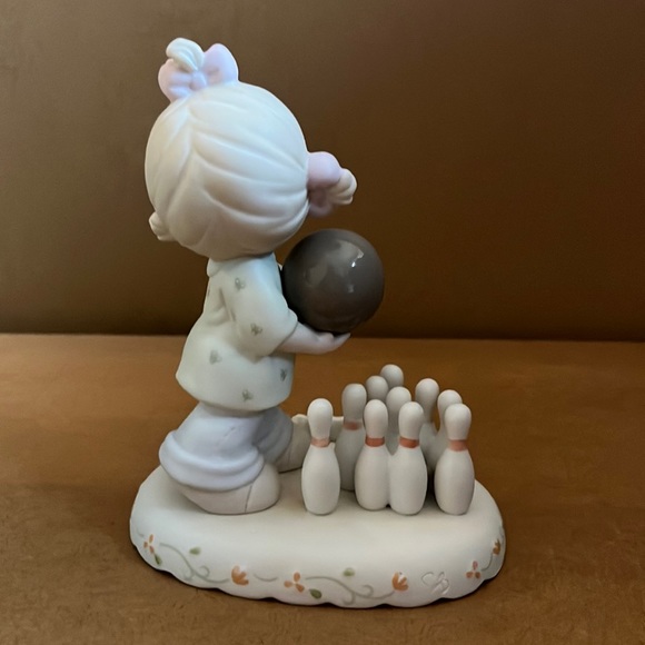 Precious Moments Growing in Grace “Age 10” - Picture 3 of 6